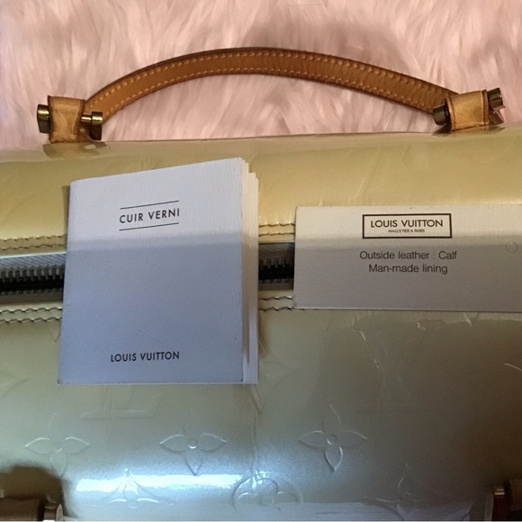 Louis Vuitton Monogram Vernis Bedford Barrel Handbag (V1 0095) is the code. - Picture 3 of 9